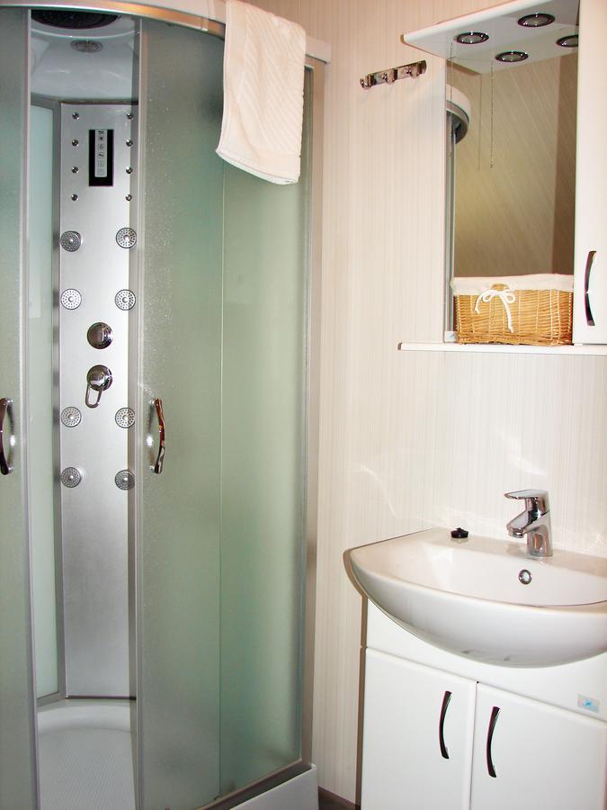 Hotel Pershyi Kordon Tourist Complex Medvedevka Habitación foto